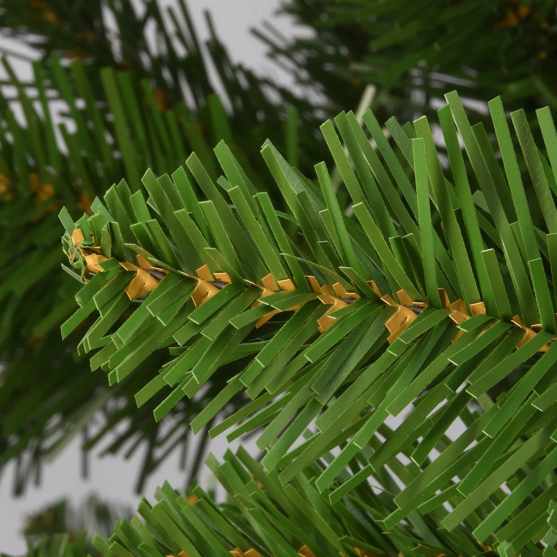 7Ft - 9Ft-National Tree Company 7.5 Ft. Peyton Spruce Hinged Tree