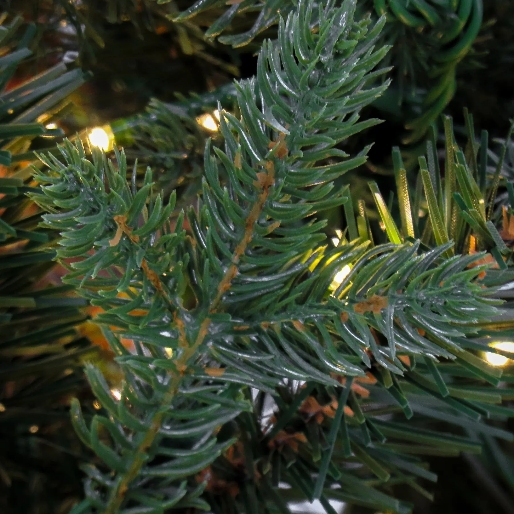 Full-National Tree Company 7.5 Ft Pre-Lit Aspen Pine Tree With Led Lights